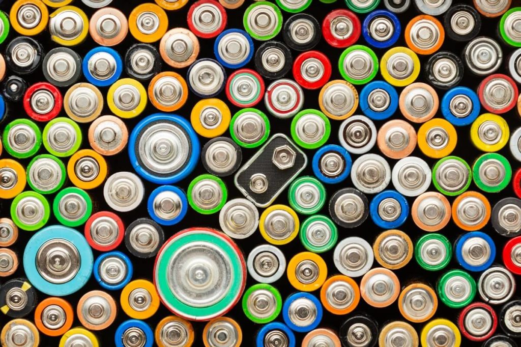 Why are old batteries dangerous for the environment? Why is battery ...